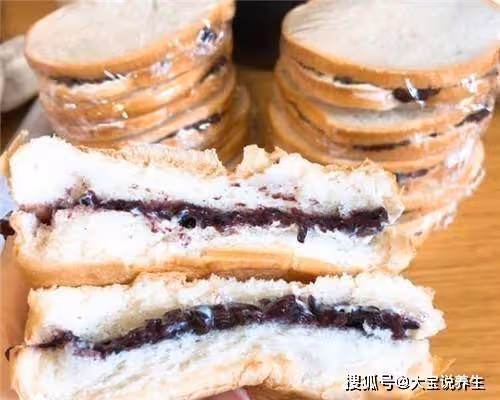 復刻網紅美食:1把紫米1塊奶酪,一煮一拌Q甜香糯,早上吃完美~