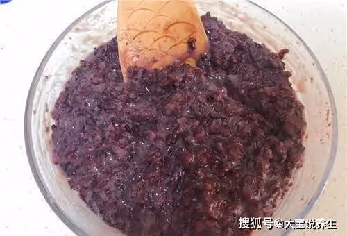 復刻網紅美食:1把紫米1塊奶酪,一煮一拌Q甜香糯,早上吃完美~