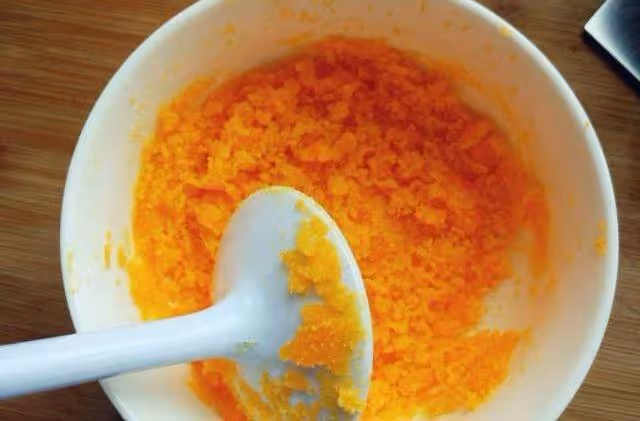 非油炸,免烤箱的鹹蛋黃脆皮雞翅,趕快來嘗一嘗~