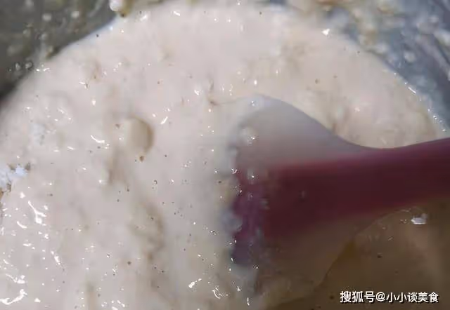 天冷,蘋果別直接吃了,加上2個雞蛋做餅,一次做10個,不夠吃~