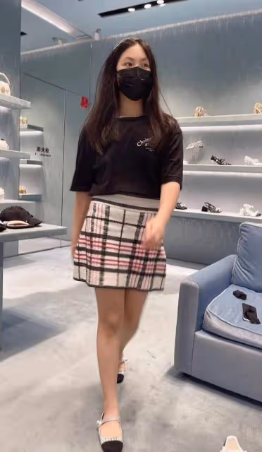 王詩齡解封后首次露面,暴瘦20斤模樣變化大,沒了富態五官更立體