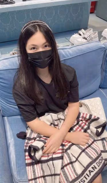 王詩齡解封后首次露面,暴瘦20斤模樣變化大,沒了富態五官更立體