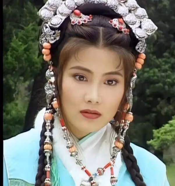 臉像鞋拔子，下巴能犁地？中老年女明星整容後遺症有多可怕？