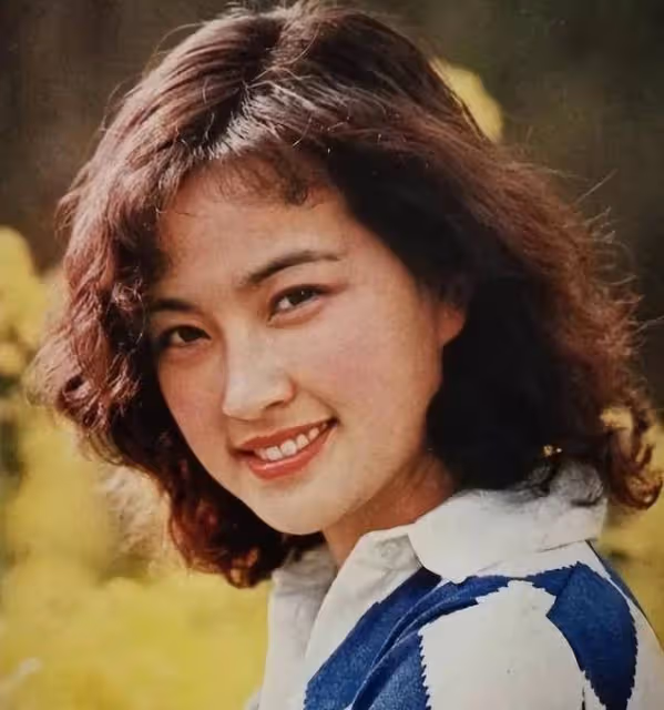臉像鞋拔子,下巴能犁地?中老年女明星整容後遺症有多可怕?
