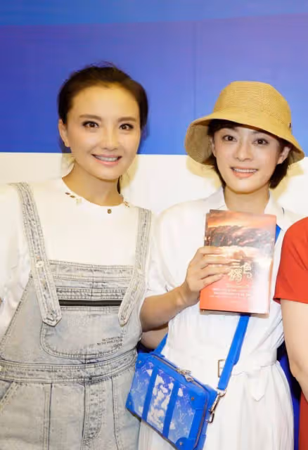 「崔槿汐」孫茜:36歲嫁相親男友,40歲才當媽媽,結婚9年無緋聞