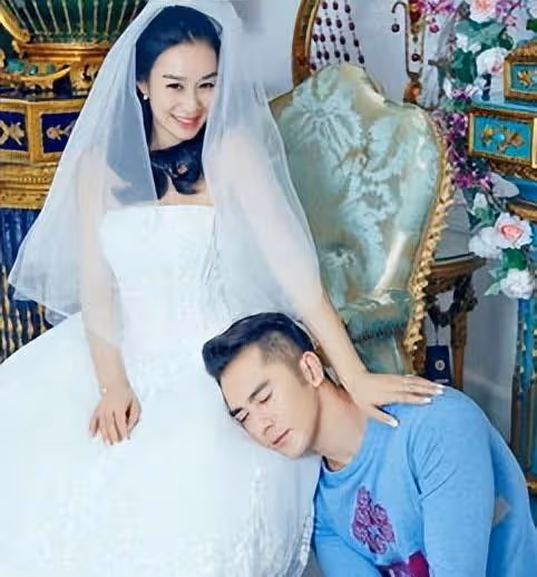 從鍾麗緹的婚姻看中年女人的愛,熾熱而無私