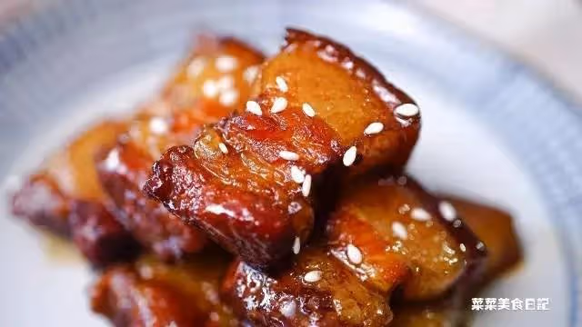 別再紅燒了,五花肉這麼做立馬被搶光
