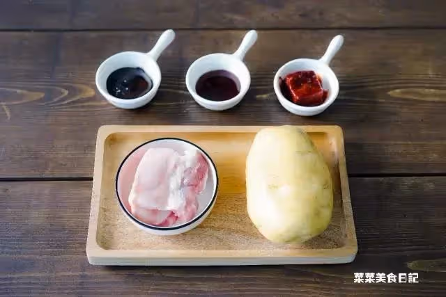 別再紅燒了,五花肉這麼做立馬被搶光