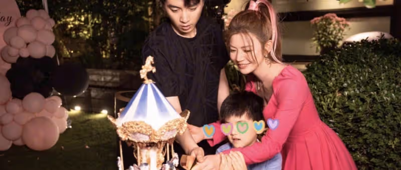 陳妍希40歲生日罕曬全家福，與陳曉牽手切蛋糕，獲兒子高情商表白
