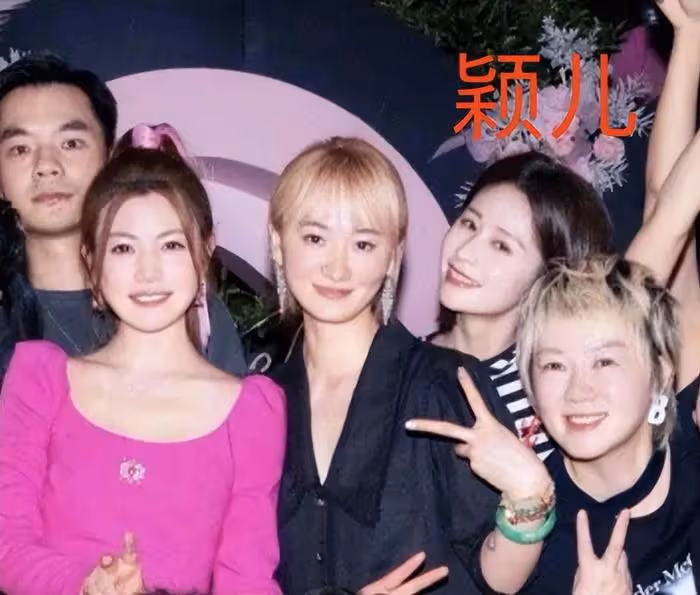 陳妍希40歲生日罕曬全家福,與陳曉牽手切蛋糕,獲兒子高情商表白