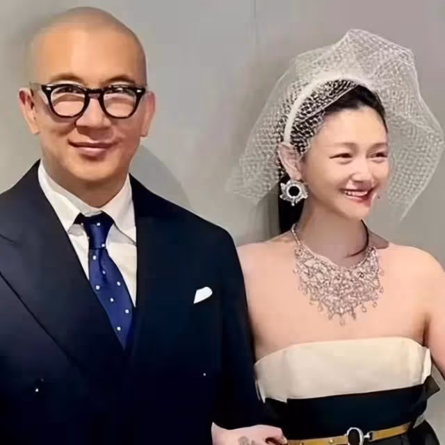 具俊曄說漏嘴，曝大S身體虛弱不能多走路，連喝飲料都要嘴對嘴喂