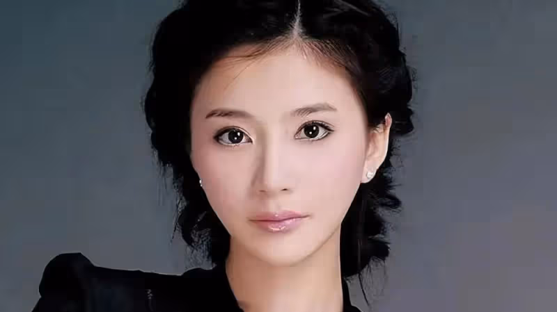 名模出身，身價5億的女富豪倒追王志文，僅用一招就徹底拿下他