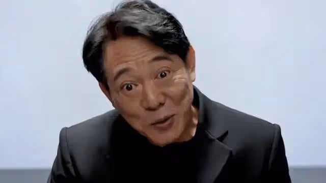 60歲李連杰近況曝光：臉部浮腫，老到脫相太嚇人，回國撈金被罵慘