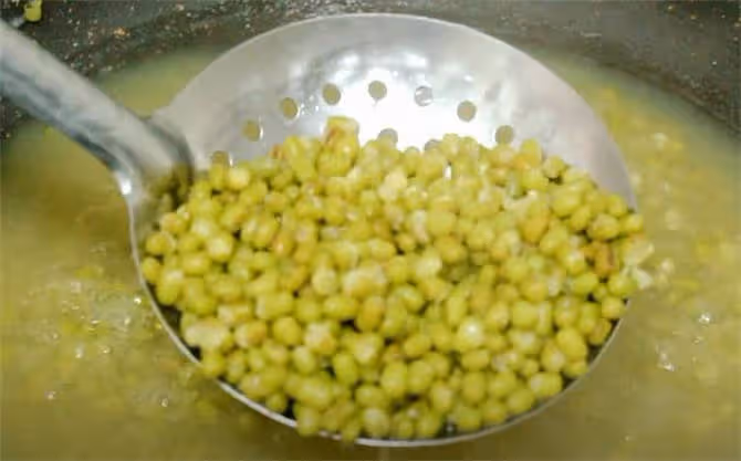 綠豆不要再熬粥喝了,加2勺澱粉簡單一攪,夏天好吃又解暑