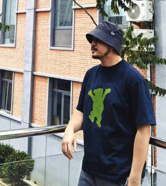胡可兒童節曬全家福,安吉被贊變瘦了,兄弟倆顏值差距越來越大