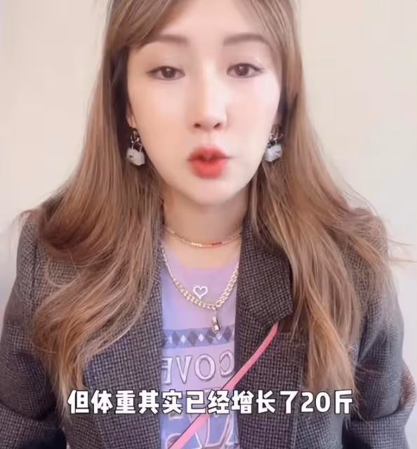 李念兒童節官宣三胎出生,曬產房照和寶寶萌態,三個兒女有愛同框