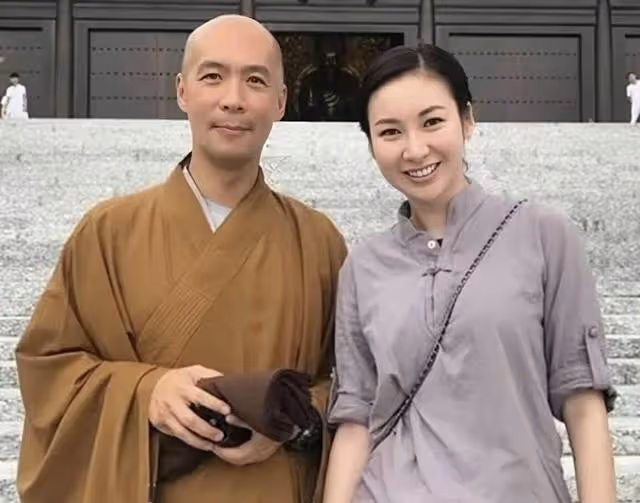 香港知名男星看破紅塵出家多年,罕見出鏡顯滄桑,網友差點不敢認