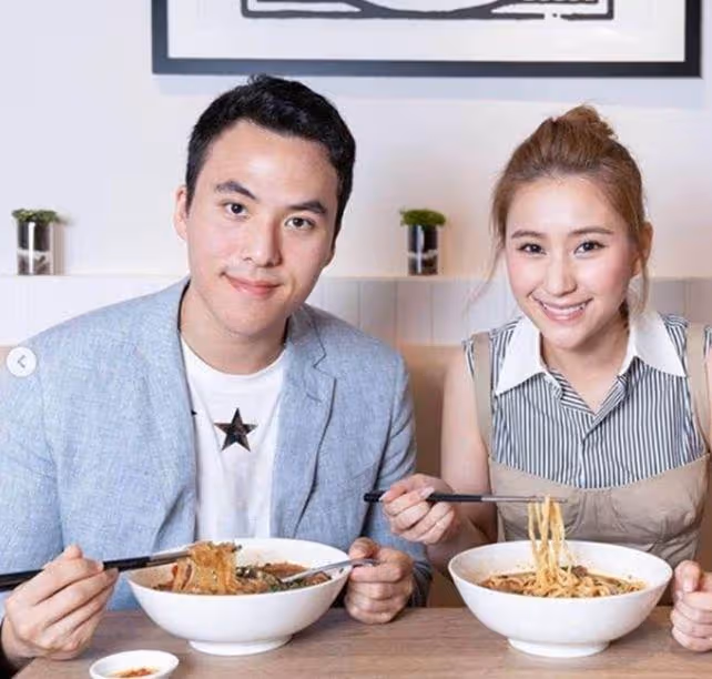 何超蓮與龍鳳胎弟弟跳手勢舞,何猷啟近照帥氣,離婚多年至今單身