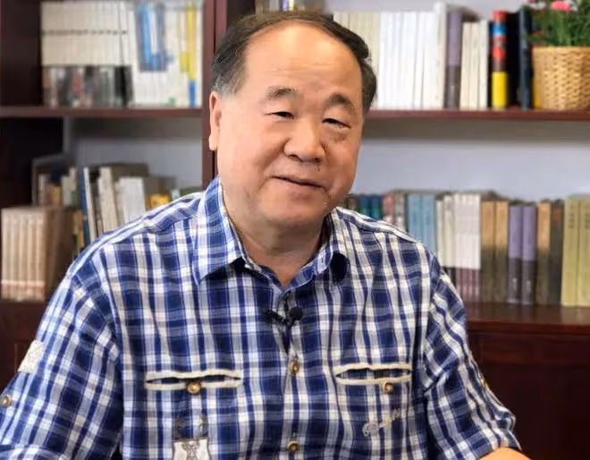 林青霞與作家莫言聚會,交談甚歡互送字畫,相差一歲如同隔代人