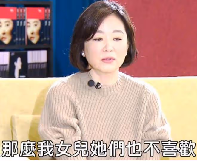 林青霞與作家莫言聚會，交談甚歡互送字畫，相差一歲如同隔代人