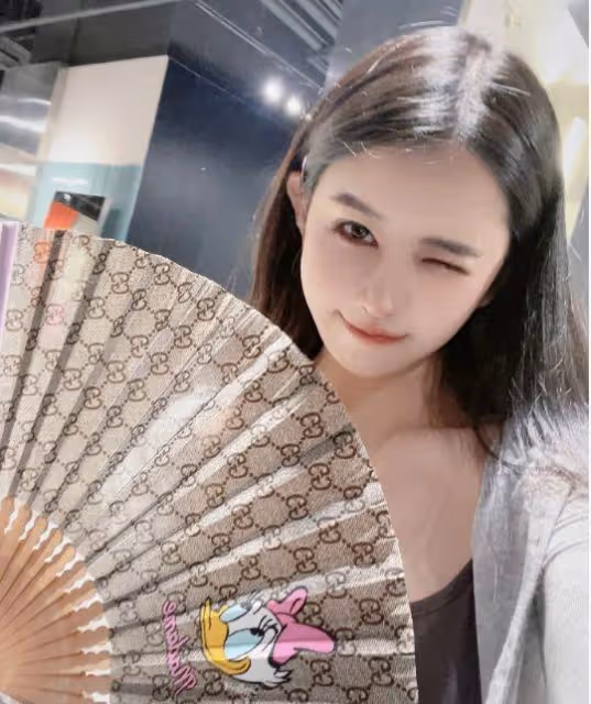 王思聰與網紅喝下午茶，女方被扒已婚有娃，兩人關係引發猜測