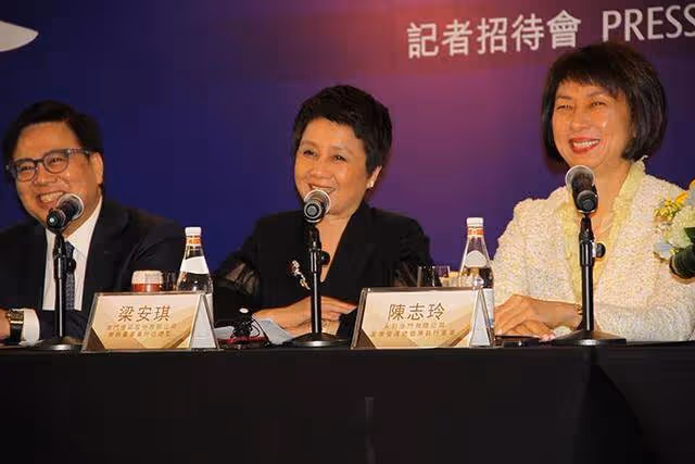 梁安琪向外公開自己的財產,千億資產?澳博股份一元賣給何超鳳?