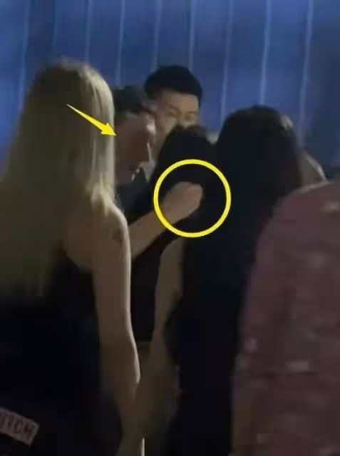 王思聰與美女玩完桌遊,同住五星天價酒店,此前被曝夜店對人動粗