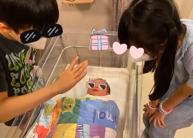恭喜！38歲李念宣布誕下三胎，寶寶可愛像富豪老爸，性別引熱議