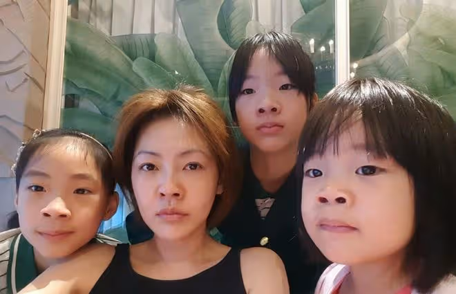 小S參加15歲女兒畢業舞會!愛女穿抹胸裙打扮成熟,已逆襲成美女