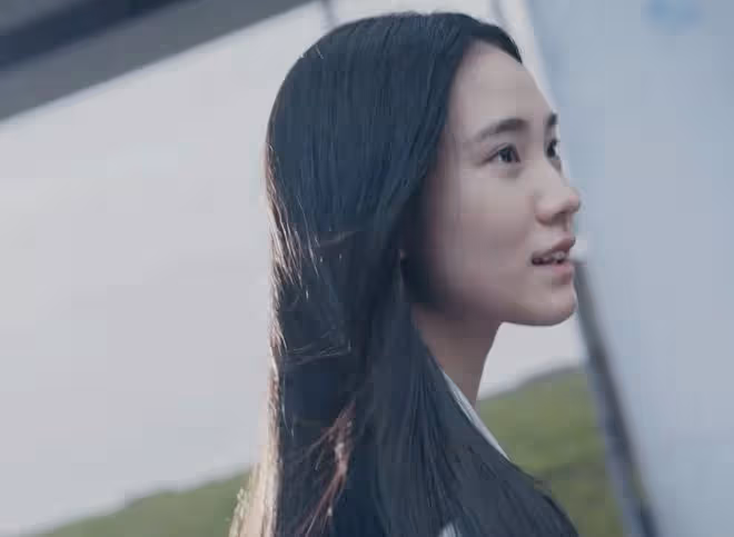小S參加15歲女兒畢業舞會!愛女穿抹胸裙打扮成熟,已逆襲成美女