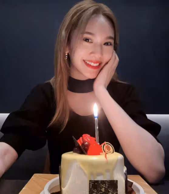 楊丞琳帶老公回台灣,貼臉摟肩慶39歲生日,李榮浩與丈母娘罕同框