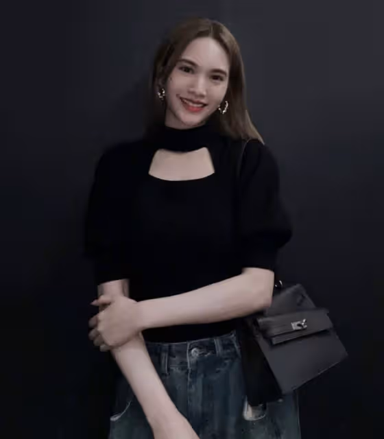 楊丞琳帶老公回台灣,貼臉摟肩慶39歲生日,李榮浩與丈母娘罕同框