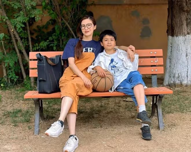 知名女星龔蓓苾曬混血兒子,11歲愛子帥氣十足,老公是伍子胥後代