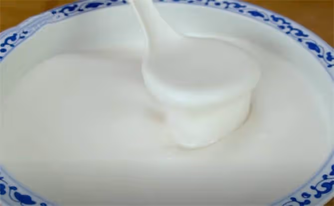涼皮最正宗的做法,掌握這個技巧,透明不開裂,爽滑又解暑