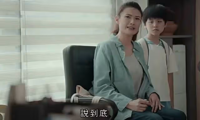 香港知名女星憑藉新劇獲關注!曾出泳裝寫真賣斷貨,遭TVB雪藏