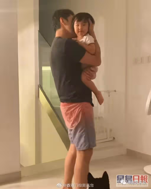 湯怡兩歲囡囡麥QQ跌倒好興奮!面珠好肉地雙眼似爸爸麥秋成