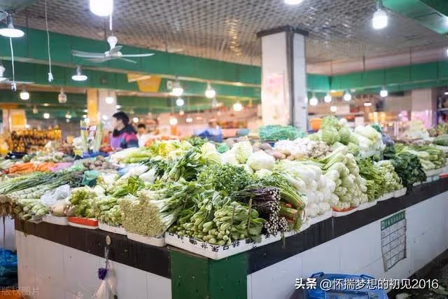我帶孫女還贊助生活費,兒媳逛街回來我怒回家,剛到家兒媳就來了