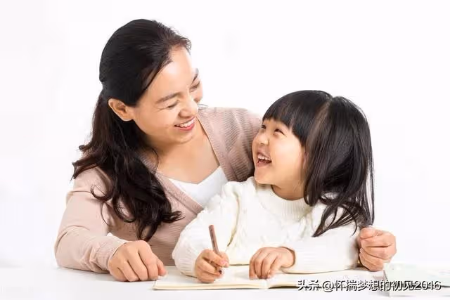 我隨兒子去他家,到家兒媳就出差,孫女說:奶奶不走,我媽不回來