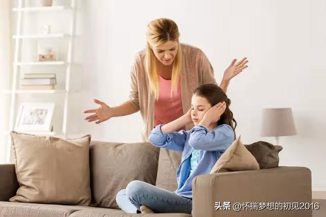我隨兒子去他家，到家兒媳就出差，孫女說：奶奶不走，我媽不回來