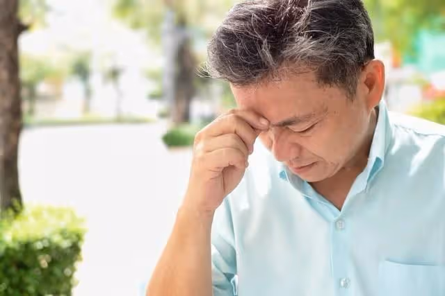 女兒對爸爸說:你媽死不死跟我無關,我叫她奶奶她也活不過來