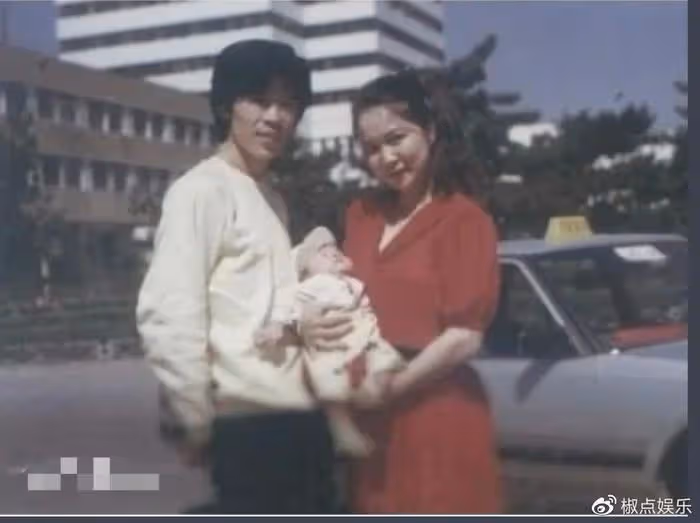 他是蔡明兒子,37歲仍未婚未育,是蔡明驕傲更是她的心病