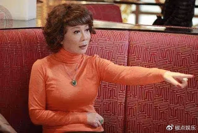 他是蔡明兒子,37歲仍未婚未育,是蔡明驕傲更是她的心病