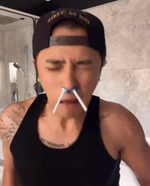 羅志祥曬脫毛視頻引熱議,與周揚青戴同款手鐲,被猜測要復合