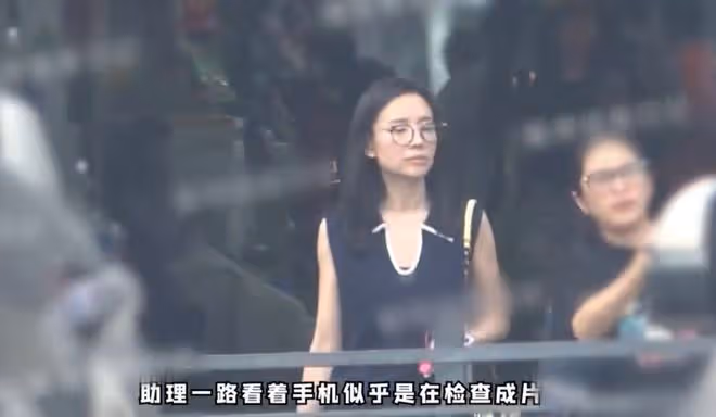 董潔穿背心素顏逛菜市場,瘦成紙片人滿臉憔悴,未戴口罩卻無人識