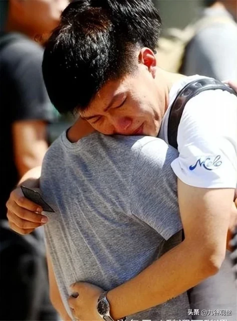 老同學落難！我收留他「包吃住5個月」走時卻一聲不吭　6年之後我結婚「他的賀禮」令我淚流不止