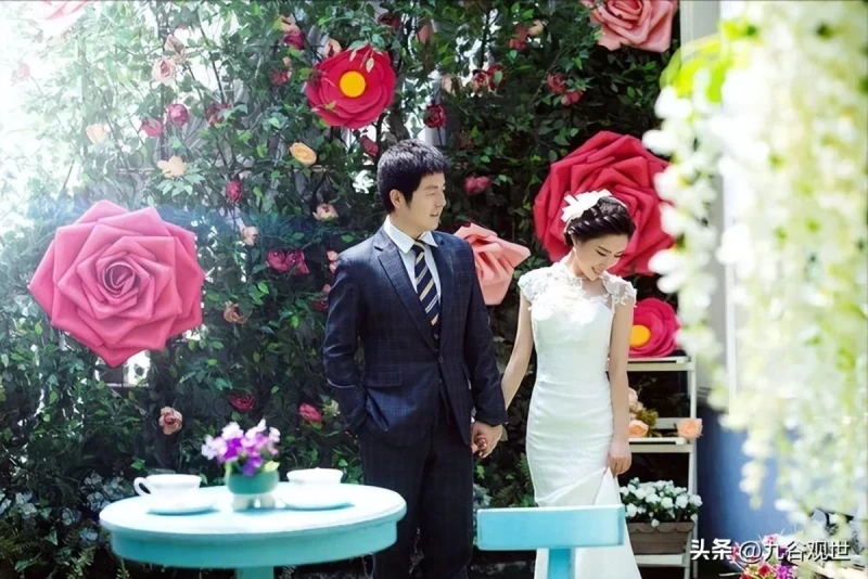 老同學落難！我收留他「包吃住5個月」走時卻一聲不吭　6年之後我結婚「他的賀禮」令我淚流不止