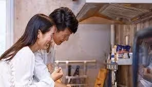 前妻往生2年再婚! 帶現任妻子去了趟「前岳母家」 一開門頓時懵了