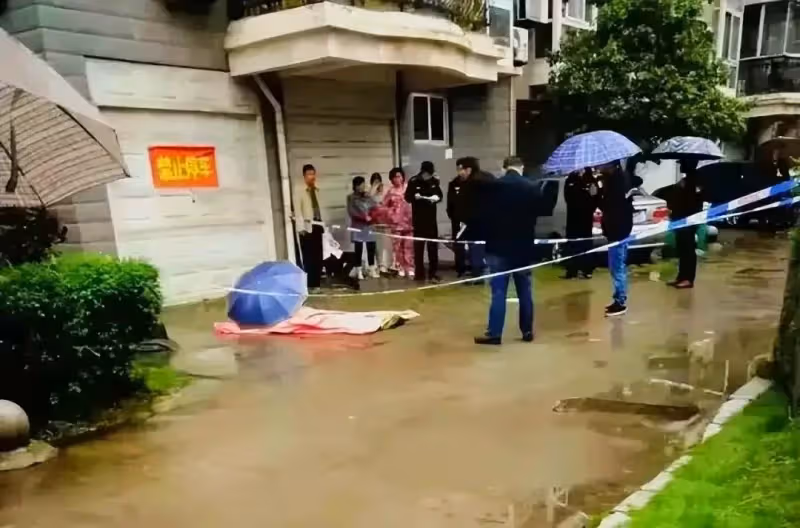 我把命還你!14歲女孩「被母親扇一巴掌後」從17樓跳下 「手寫遺屬」令母親徹底崩潰