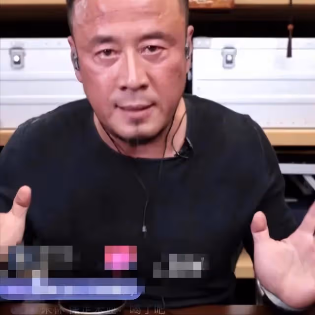 「偽大師」楊坤的歌壇幻滅史，被追捧時有多風光，現在就有多落魄