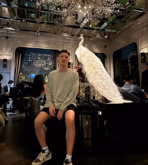 恭喜!香港上位男星宣布求婚成功!大曬與網紅空姐女友蜜照:我娶了愛情